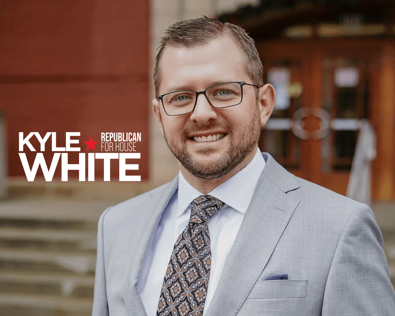 A photo of Kyle White in front of the Anderson County courthouse with his campaign logo on the image